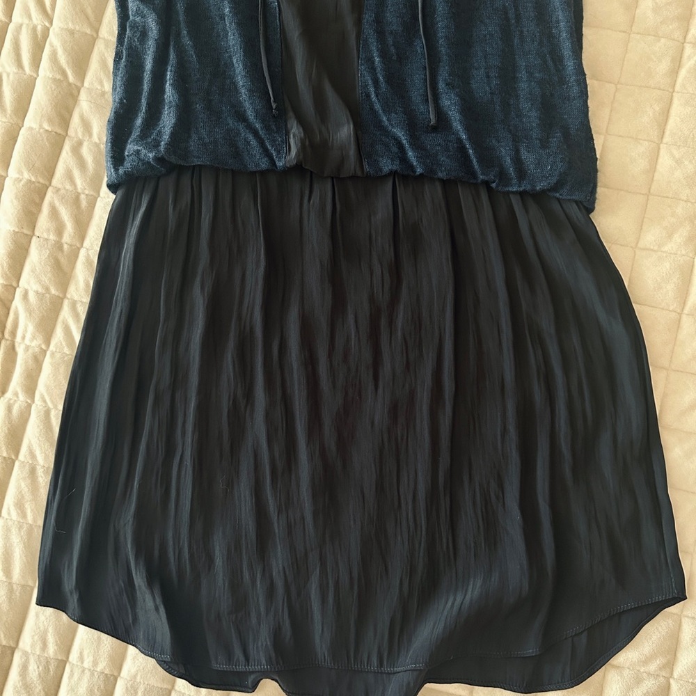 Lola & Sophie Navy Blue Knit & Silk Dress - Picture 4 of 4